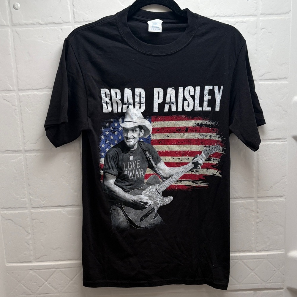 Brad Paisley Black Graphic Tee with American Flag